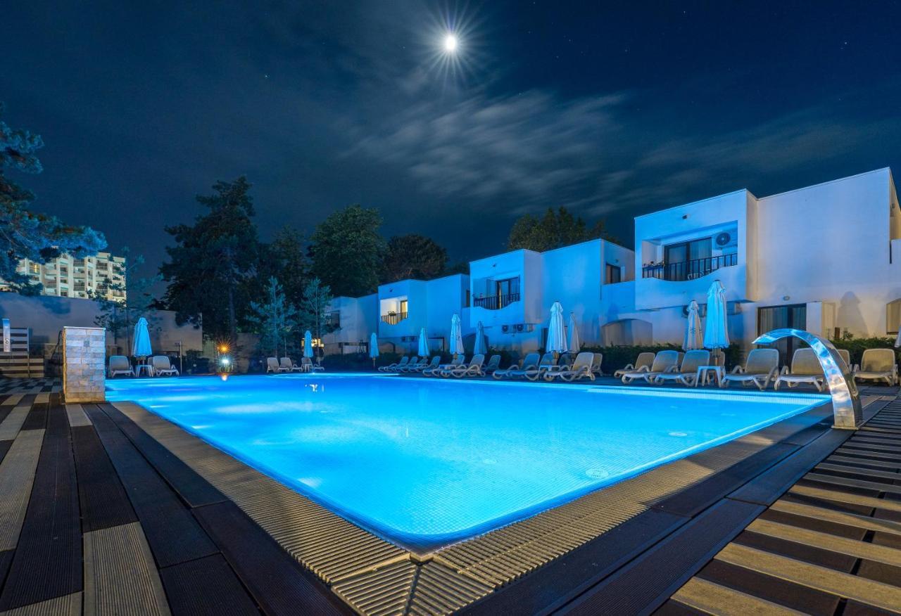 Mera Resort Venus Exteriör bild
