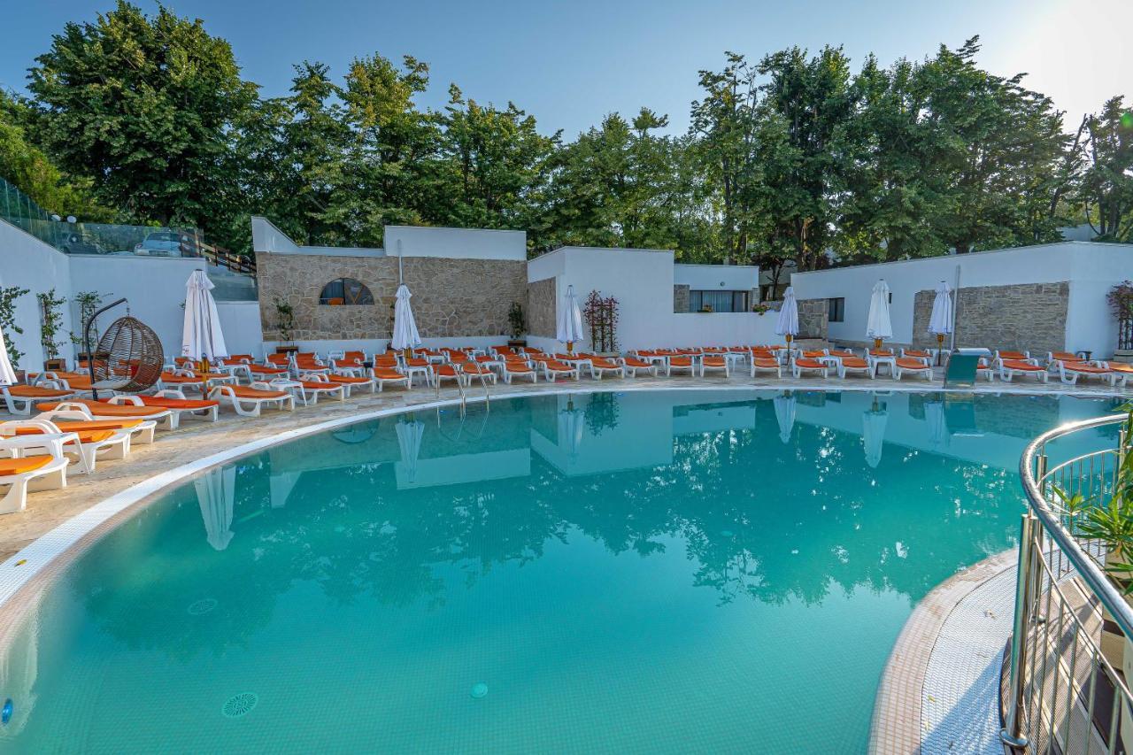 Mera Resort Venus Exteriör bild