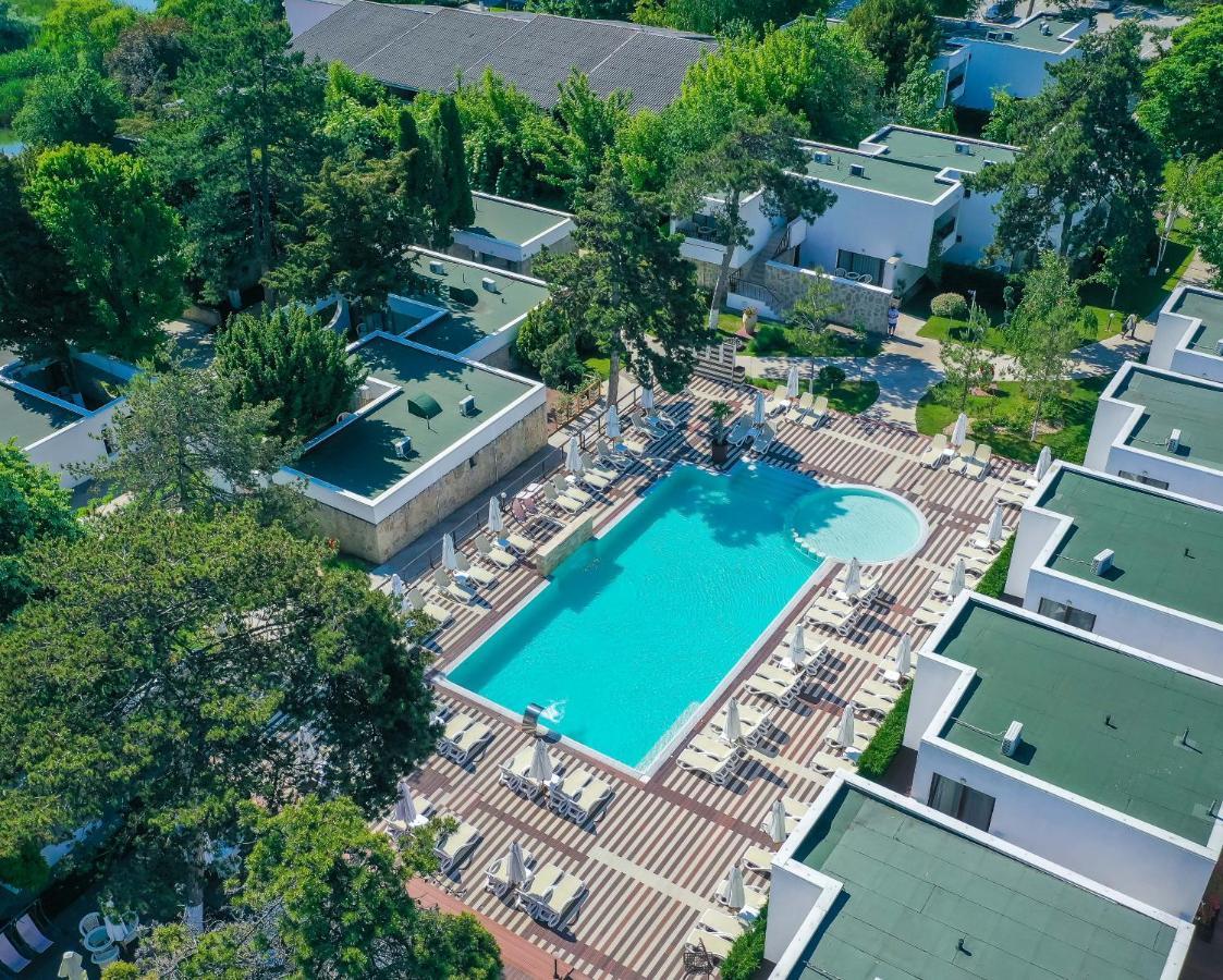 Mera Resort Venus Exteriör bild